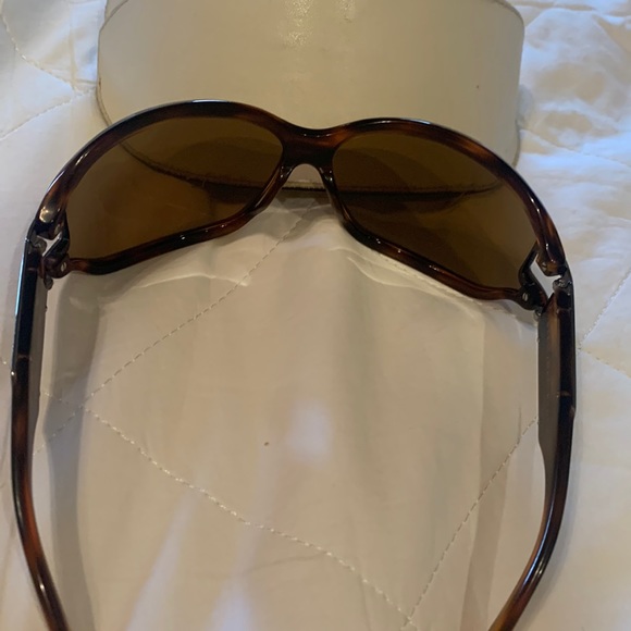 Authentic Stella McCartney sunglasses. - Picture 7 of 7